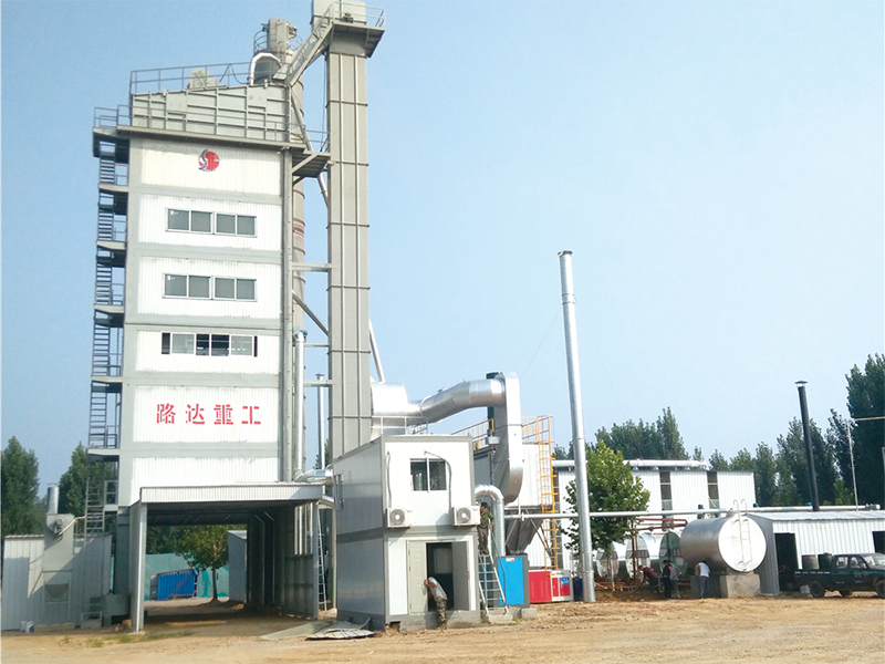 二、2018年10月濟(jì)寧工地hqb3500型瀝青攪拌站